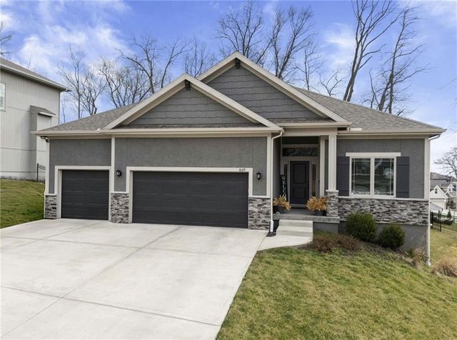 1605 NW 59th Street, Kansas City, MO 64118