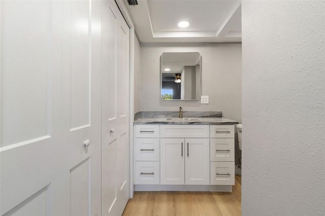 1 BOCA CIEGA POINT BOULEVARD 113, St Petersburg, FL 33708