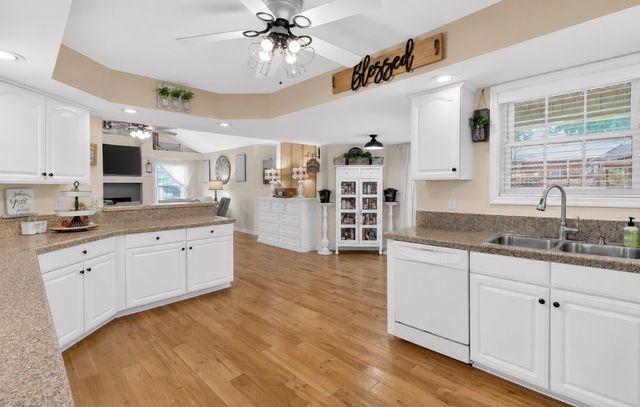 518 Redstone Dr, Gallatin, TN 37066