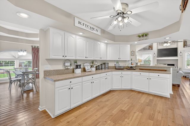 518 Redstone Dr, Gallatin, TN 37066