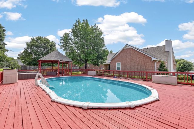 518 Redstone Dr, Gallatin, TN 37066