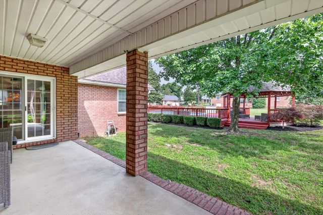 518 Redstone Dr, Gallatin, TN 37066