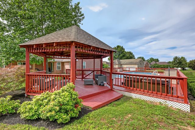 518 Redstone Dr, Gallatin, TN 37066