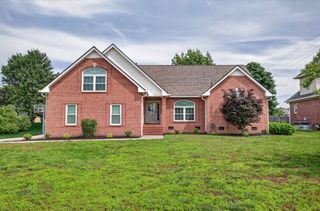 518 Redstone Dr, Gallatin, TN 37066