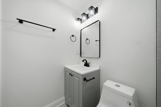 2702 W Adams Street, Chicago, IL 60612