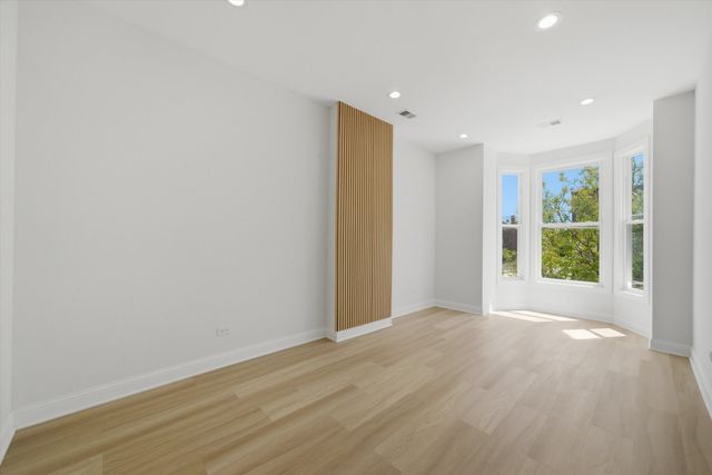2702 W Adams Street, Chicago, IL 60612
