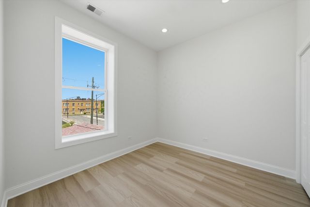 2702 W Adams Street, Chicago, IL 60612