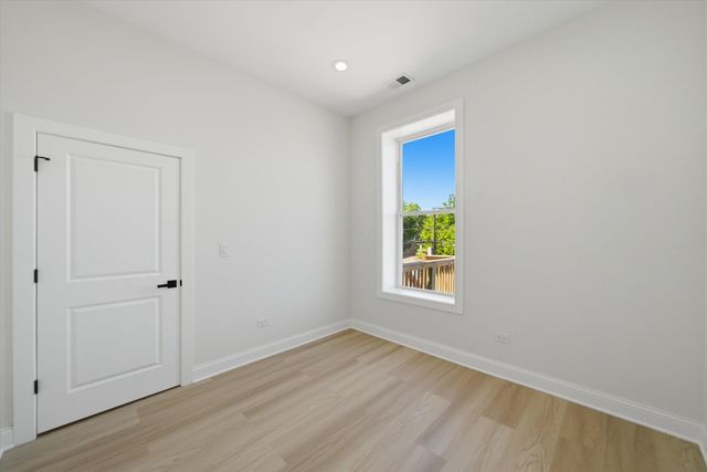 2702 W Adams Street, Chicago, IL 60612