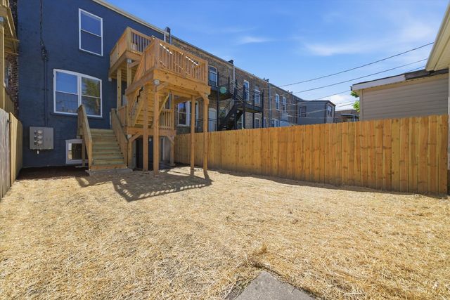 2702 W Adams Street, Chicago, IL 60612