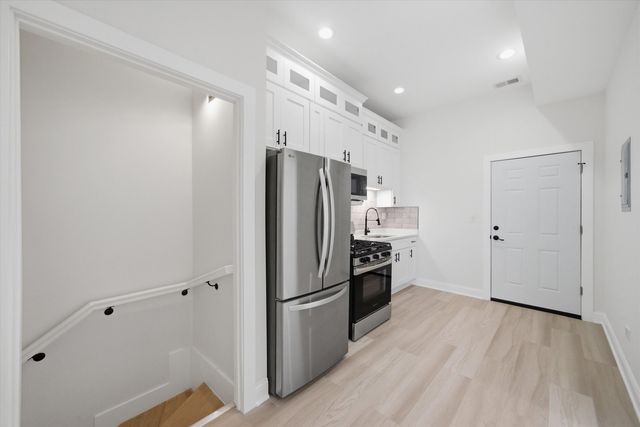 2702 W Adams Street, Chicago, IL 60612