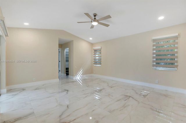 10425 NW 48th Mnr 1, Coral Springs, FL 33076