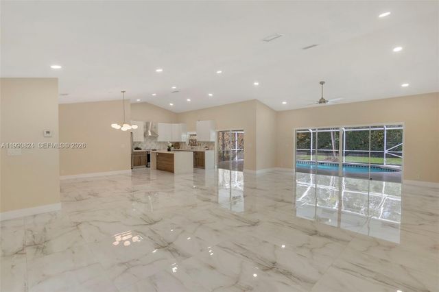10425 NW 48th Mnr 1, Coral Springs, FL 33076