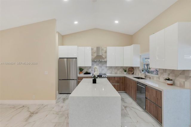 10425 NW 48th Mnr 1, Coral Springs, FL 33076