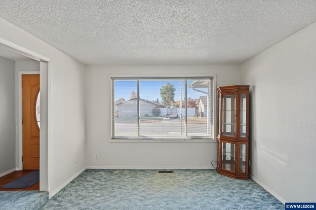 4404 47th Av NE, Salem, OR 97305