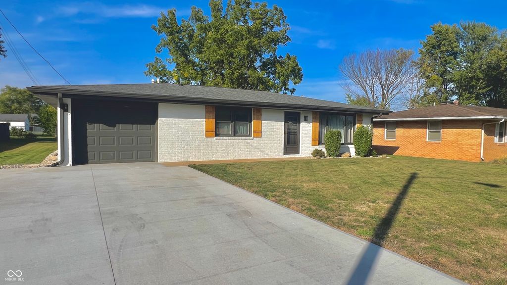 718 Hawthorne Avenue, Anderson, IN 46011