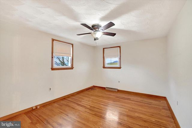 2160 N SUSQUEHANNA TRL, York, PA 17404