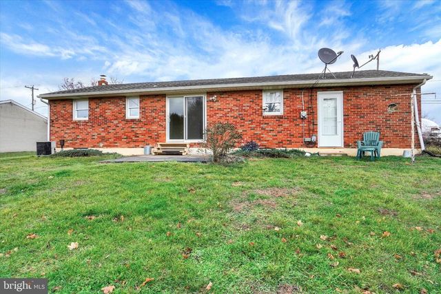 2160 N SUSQUEHANNA TRL, York, PA 17404