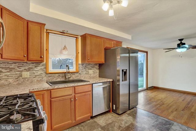 2160 N SUSQUEHANNA TRL, York, PA 17404