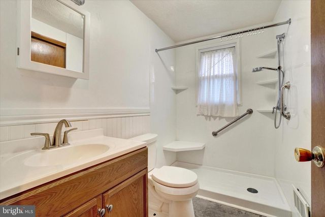 2160 N SUSQUEHANNA TRL, York, PA 17404