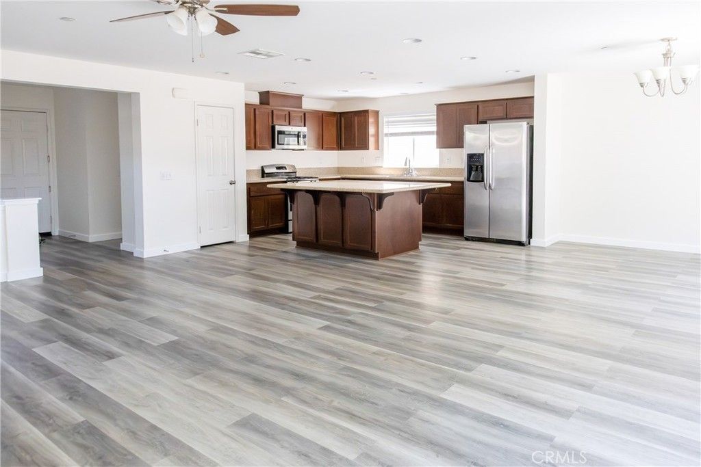 Image 3 of property listing at 1305 Comfrey Leaf, Beaumont, CA 92223
