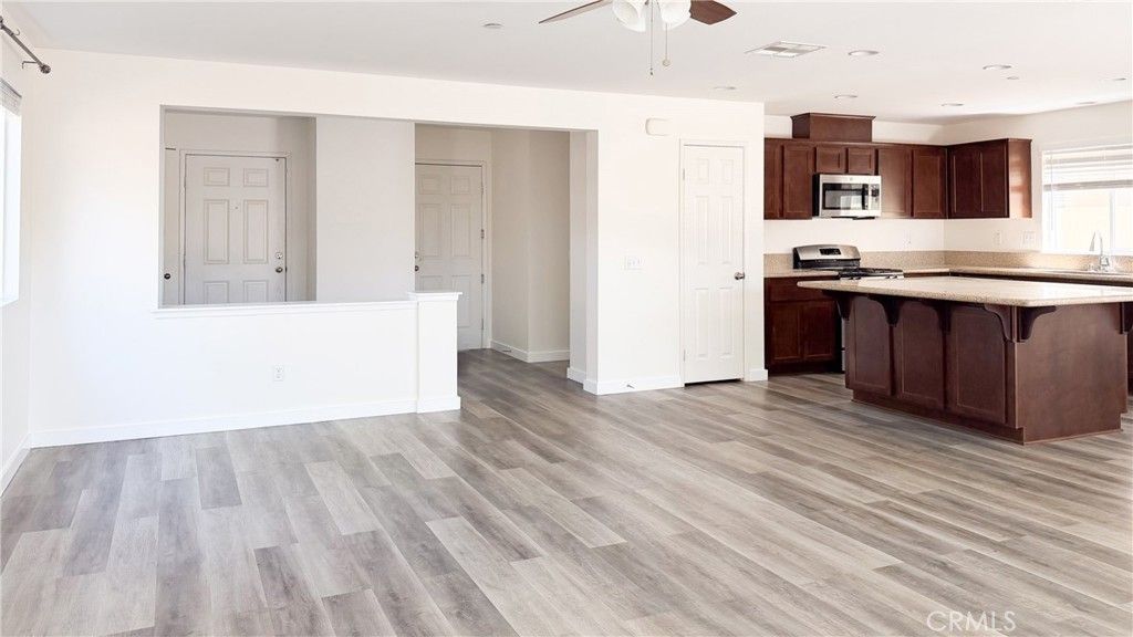 Image 4 of property listing at 1305 Comfrey Leaf, Beaumont, CA 92223