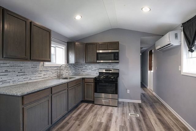 745 E Dayton Court, Godley, IL 60407
