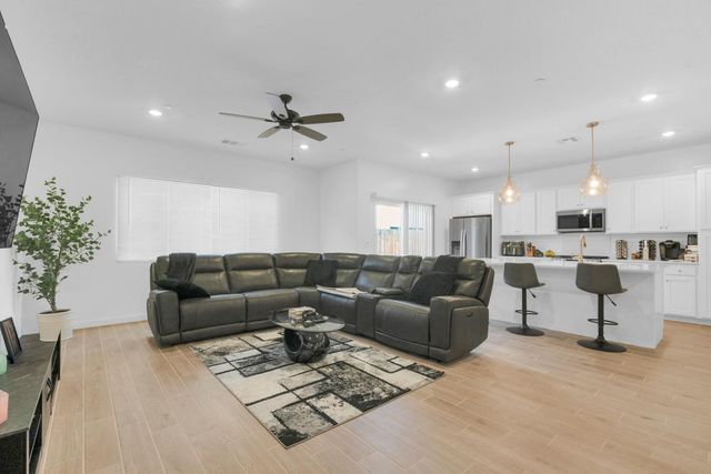 7066 Cheshire Avenue, Fresno, CA 93723