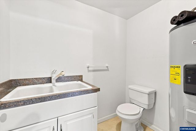 1323 Garden Wy, Woodburn, OR 97071