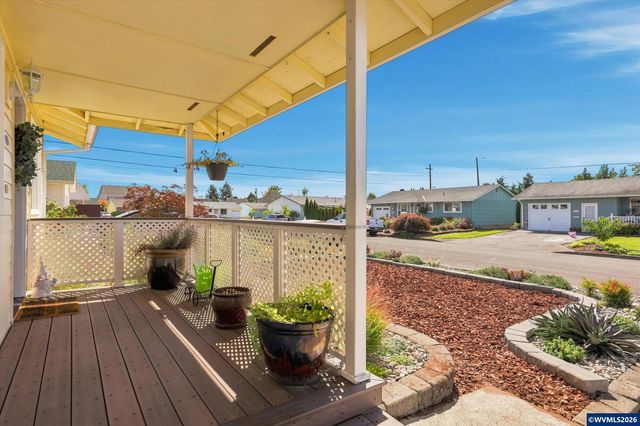 1323 Garden Wy, Woodburn, OR 97071