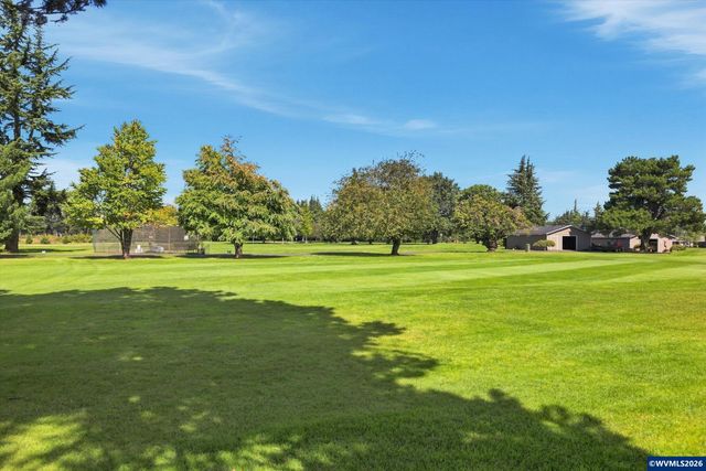 1323 Garden Wy, Woodburn, OR 97071