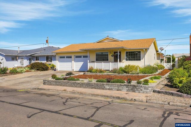1323 Garden Wy, Woodburn, OR 97071