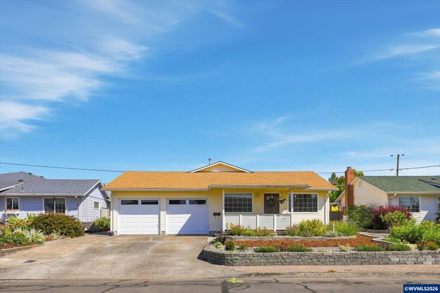 1323 Garden Wy, Woodburn, OR 97071
