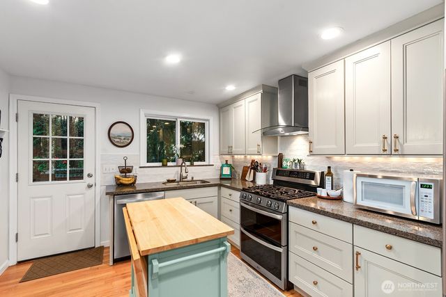 3907 SW Ida Street, Seattle, WA 98136
