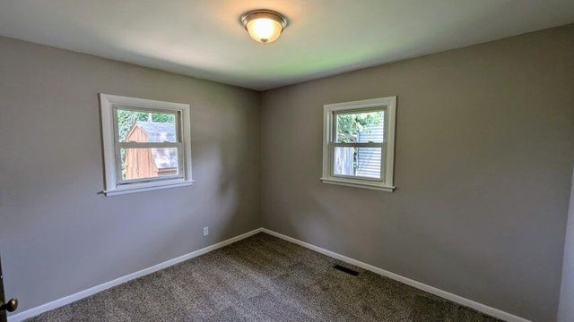 2211 Roseland Avenue, Kalamazoo City, MI 49001