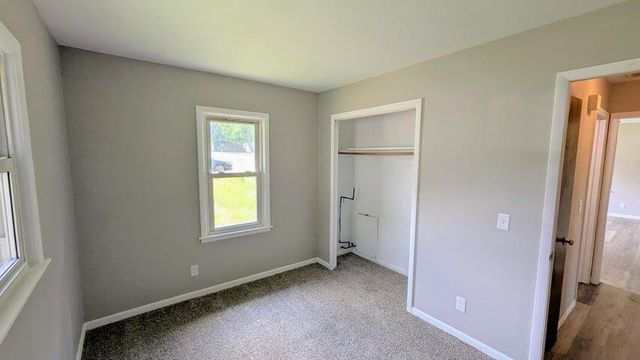 2211 Roseland Avenue, Kalamazoo City, MI 49001