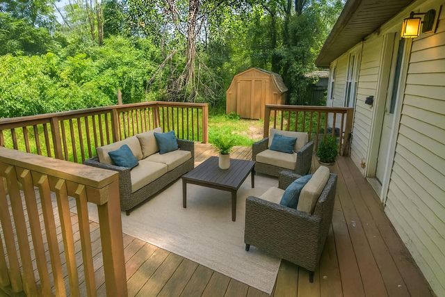 2211 Roseland Avenue, Kalamazoo City, MI 49001