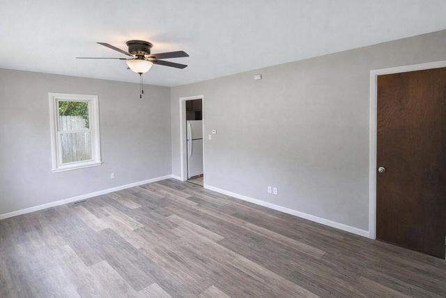 2211 Roseland Avenue, Kalamazoo City, MI 49001