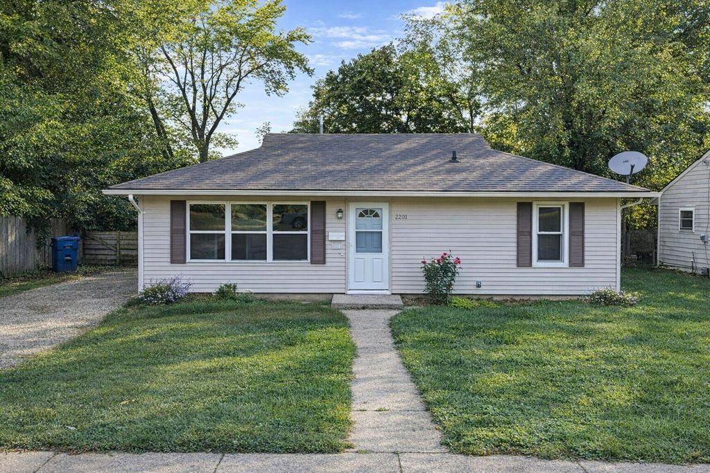 2211 Roseland Avenue, Kalamazoo City, MI 49001