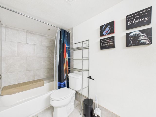 2814 S Bartell Drive 32, Houston, TX 77054