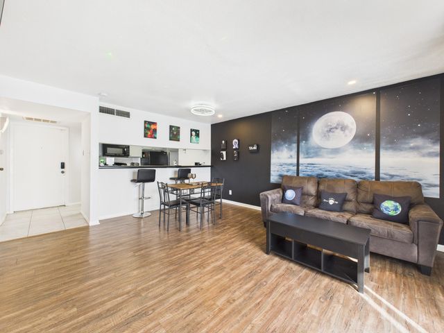 2814 S Bartell Drive 32, Houston, TX 77054