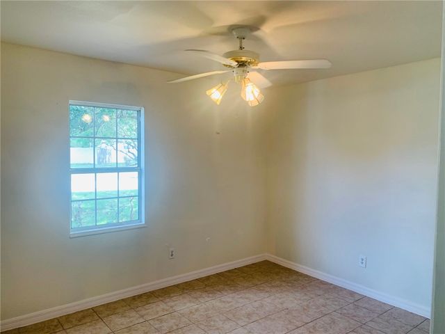985 23rd Place SW, Vero Beach, FL 32962