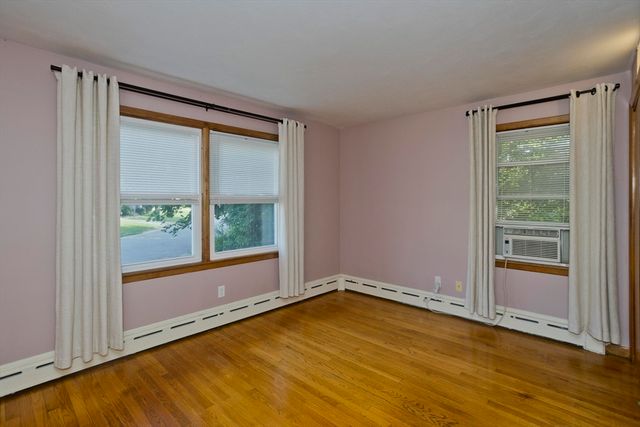 70 Watson St, Chicopee, MA 01020