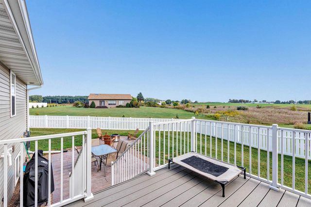 1726 RED OAK STREET, Howard, WI 54313