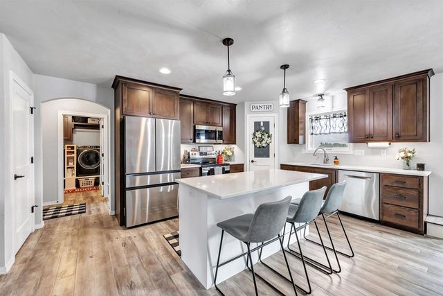 1726 RED OAK STREET, Howard, WI 54313
