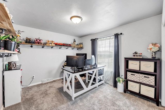 1726 RED OAK STREET, Howard, WI 54313