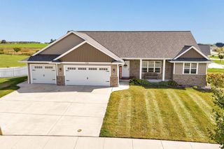 1726 RED OAK STREET, Howard, WI 54313