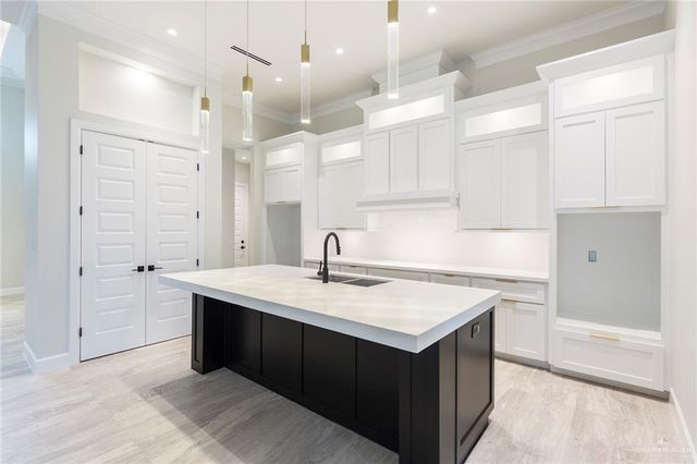 9806 N 24th Lane, Mcallen, TX 78504