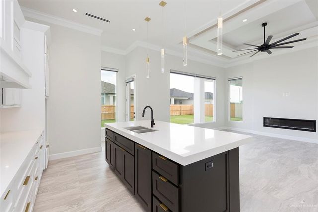 9806 N 24th Lane, Mcallen, TX 78504