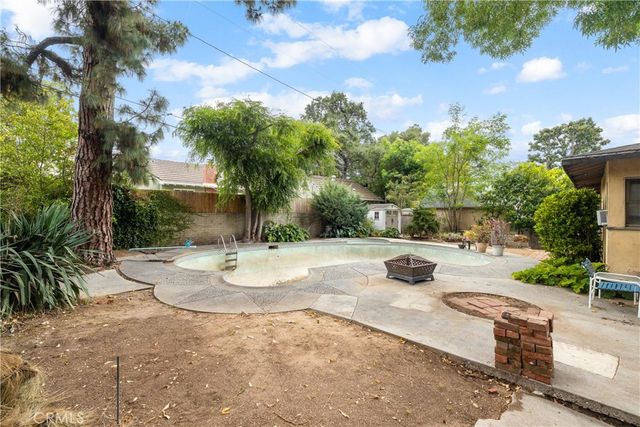 4820 Burgoyne, La Canada Flintridge, CA 91011