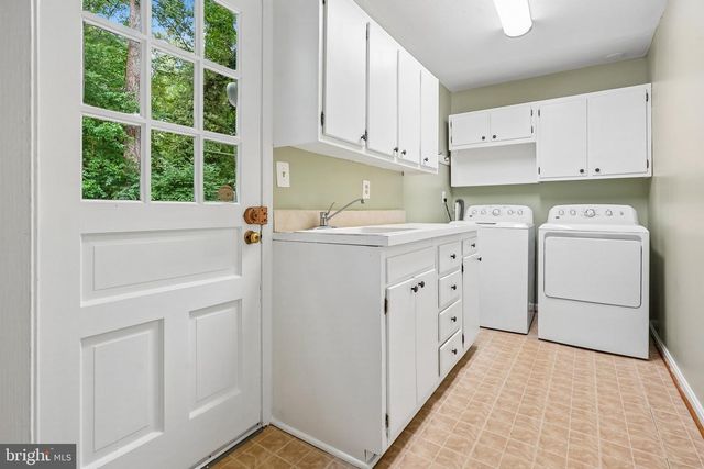 9612 WHITECEDAR CT, Vienna, VA 22181